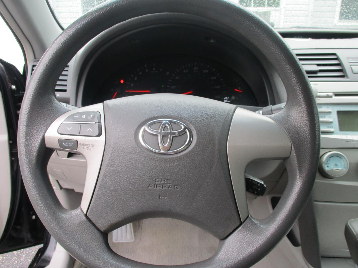 2007 BLACK Toyota Camry LE V6 (4T1BK46KX7U) with an 3.5L V6 DOHC 24V engine, 6-Speed Automatic Overdrive transmission, located at 540a Delsea Drive, Sewell, NJ, 08080, (856) 589-6888, 39.752560, -75.111206 - Photo#20